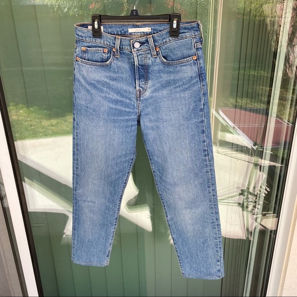 Levis Women's Wedgie Premium Quality Blue Jeans Size 26*25 - Picture 2 of 8